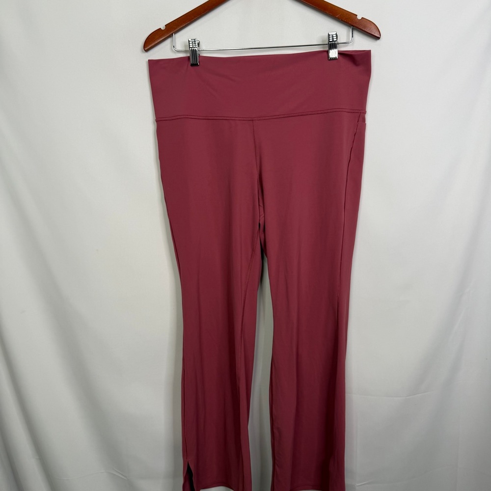 Athleta Transcend Stash Crop Straight Leg Pants Rosewood Pink 2X - Picture 8 of 9